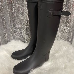 Hunter rain boots black size 9
